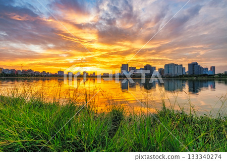 Cau Giay Park Lake Sunset, Hanoi Skyline Reflection 133340274