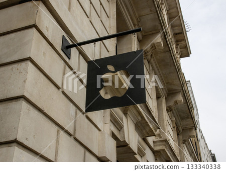 Iconic Sign of Apple Technology Store in London 133340338