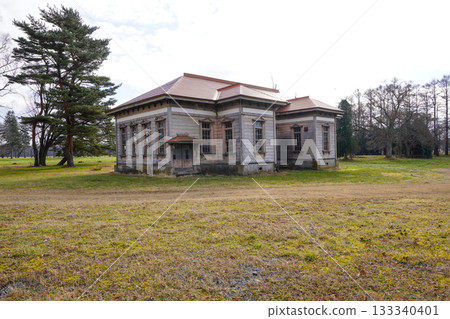 The former Western-style office of the Niikappu Farm, Livestock Improvement Center The former Western-style office of the Niikappu Farm, Livestock Improvement Center 133340401