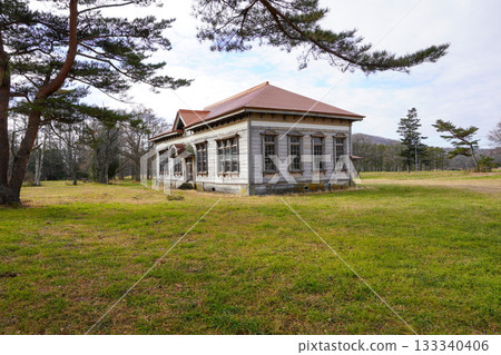 The former Western-style office of the Niikappu Farm, Livestock Improvement Center The former Western-style office of the Niikappu Farm, Livestock Improvement Center 133340406