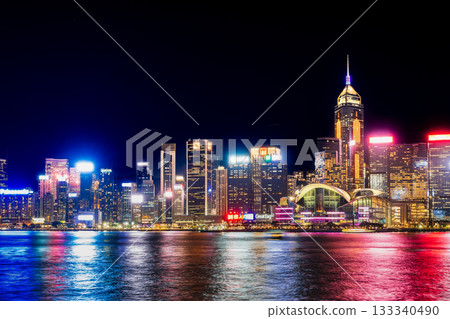 香港維多利亞港中心區夜間 香港維多利亞港中心區夜間 133340490