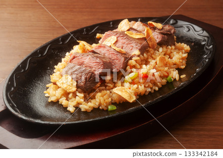 大蒜牛排飯 133342184