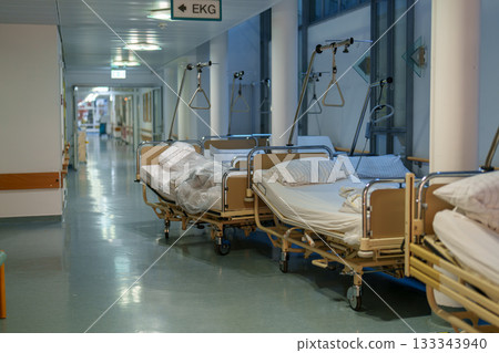 hospital bed on the hospital bed 133343940