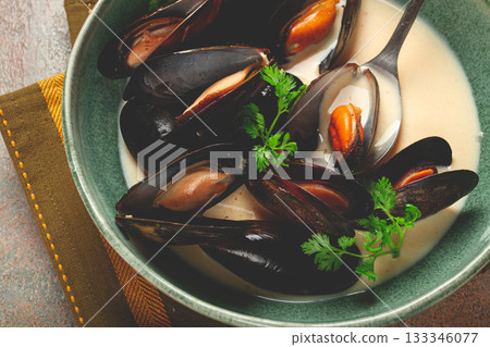 mussels in shells, in creamy garlic sauce, mussels in bechamel sauce, homemade, no people, mussels in shells, in creamy garlic sauce, mussels in bechamel sauce, homemade, no people, 133346077