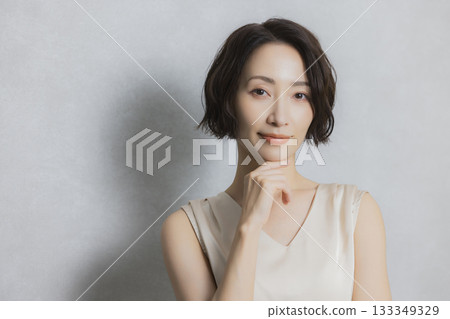 Middle female beauty image 133349329