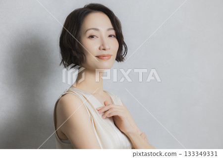 Middle female beauty image 133349331