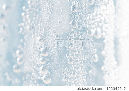 無數漂浮水滴的抽象特寫照片 133349342