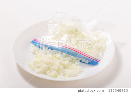 [Frozen] Cut Vegetables: Onions 133349813