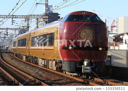 [JR West] 683 Series 6000 Commuter Express "Raku-Raku Yamato" ~Anpei~ (Umeda Freight Line: Nishikujo to Osaka) 133350511