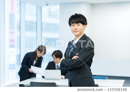 一個年輕的商人 133356198