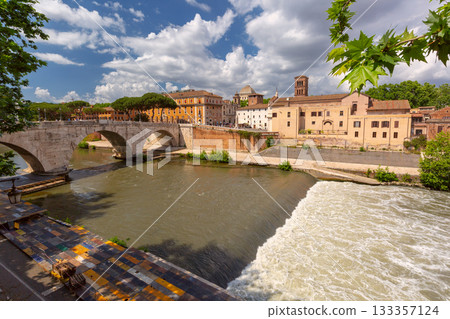 Ponte Sisto over the Tiber River in Rome, Italy Ponte Sisto over the Tiber River in Rome, Italy 133357124