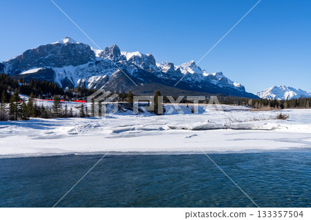 Bow River and Mount Rundle in winter. Canmore, Alberta, Canada Bow River and Mount Rundle in winter. Canmore, Alberta, Canada 133357504
