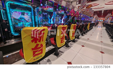 Installation of new pachinko machines at pachinko parlors Installation of new pachinko machines at pachinko parlors 133357804