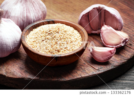Garlic Powder and garlic cloves 133362176