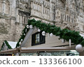 Christmas market with wooden house shops and cathedral in the center of Rouen 133366100