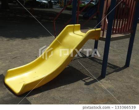 黃色幻燈片 133366539