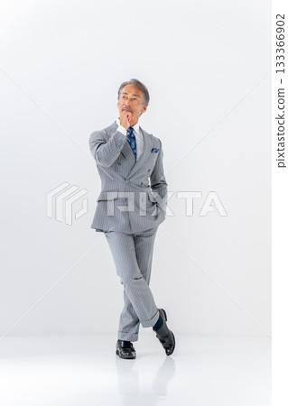 商人全身像，思考中 133366902