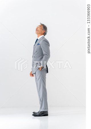 商人全身像，思考中 133366903