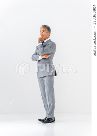 商人全身像，思考中 133366904