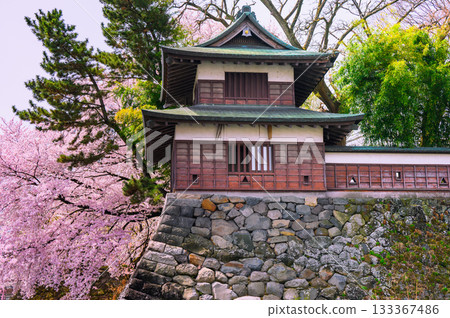 【諹訪高島城】角樓與盛開的櫻花【詬訪市】 【諹訪高島城】角樓與盛開的櫻花【詬訪市】 133367486