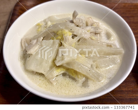 Chinese cabbage and radish stew 133367741