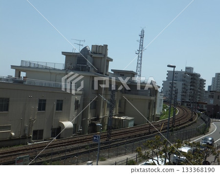 Curving railway tracks in front of Sagami-Ono Station Curving railway tracks in front of Sagami-Ono Station 133368190