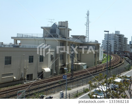 Curving railway tracks in front of Sagami-Ono Station Curving railway tracks in front of Sagami-Ono Station 133368218