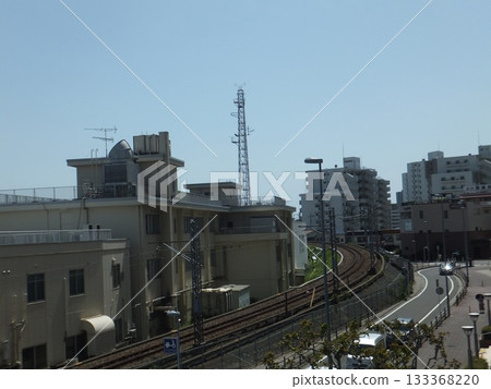 Curving railway tracks in front of Sagami-Ono Station Curving railway tracks in front of Sagami-Ono Station 133368220
