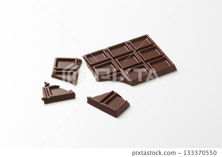 Image of bitter chocolate bar 133370550