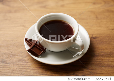 苦巧克力棒的圖片 苦巧克力棒的圖片 133370571