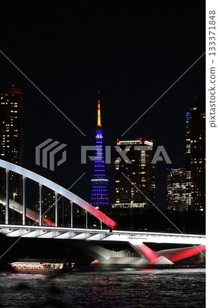 靛藍東京鐵塔和橘色築地橋 2173年11月 港區 靛藍東京鐵塔和築地橋 133371848