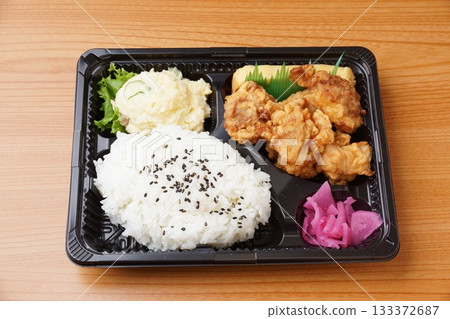 炸雞午餐 133372687