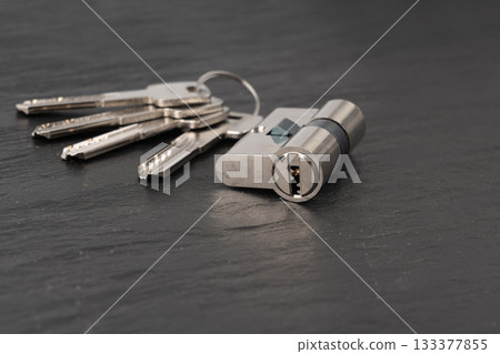Keys and lock cylinder for door lock. Pin tumbler components ready to replace or repair 133377855