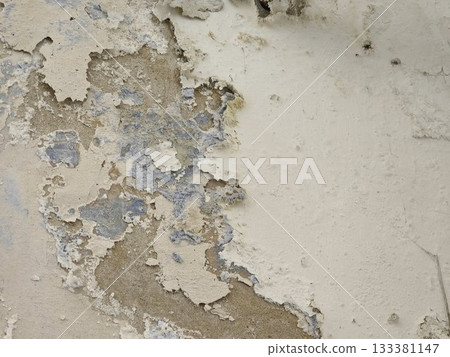 Mold stains on wall Caused by the accumulation of moisture for a long time. Thus causing fungal stains Mold stains on wall Caused by the accumulation of moisture for a long time. Thus causing fungal stains 133381147