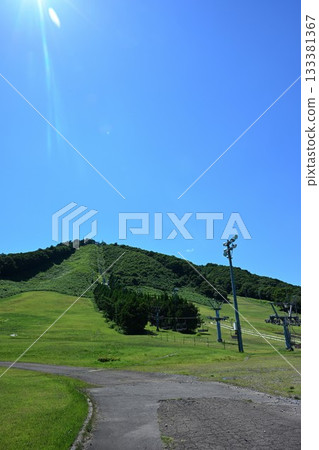 Yogoeyama Forest Park in early summer (Aomori Prefecture) Yogoeyama Forest Park in early summer (Aomori Prefecture) 133381367