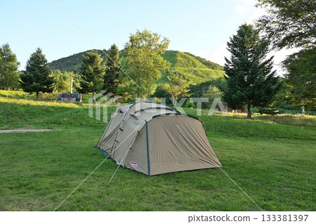 黃昏時分的莫亞丘陵露營地和山景(青森縣) 黃昏時分的莫亞丘陵露營地和山景(青森縣) 133381397