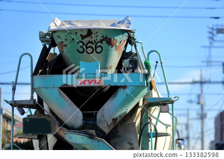 Agitator truck (concrete mixer truck) Agitator truck (concrete mixer truck) 133382598