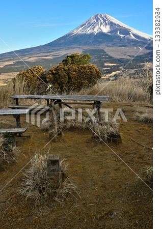相高山脈的越前山:宇馬瀨展望台和富士山的三角測量點和長椅 相高山脈的越前山:宇馬瀨展望台和富士山的三角測量點和長椅 133382984