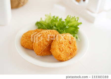炸肉餅 炸肉餅 133383169
