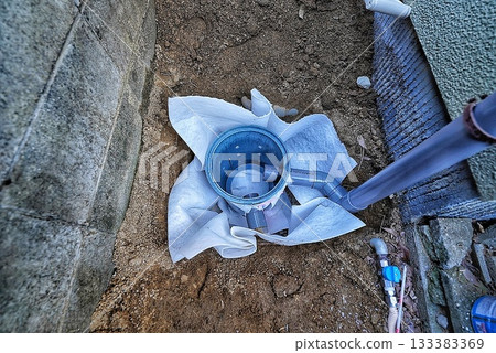 Construction of a drainpipe installed in a house to allow rainwater to seep through Construction of a drainpipe installed in a house to allow rainwater to seep through 133383369