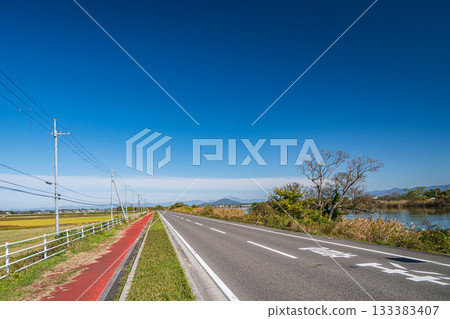 滋賀縣東近見市，沿大道川，縣道194號衣笠街道，伊波湖 133383407