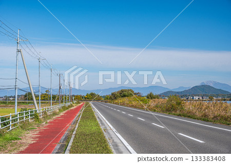 滋賀縣東近見市，沿大道川，縣道194號衣笠街道，伊波湖 133383408