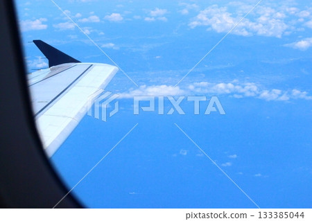 Outside shot from the airplane cabin 133385044