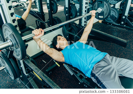 Men training in the gym 133386081