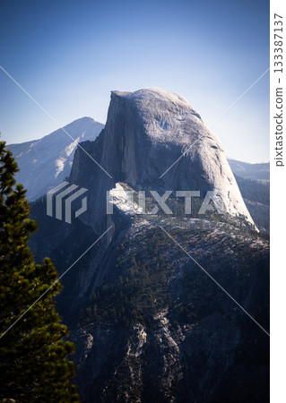 從冰川點看到的半圓頂 133387137