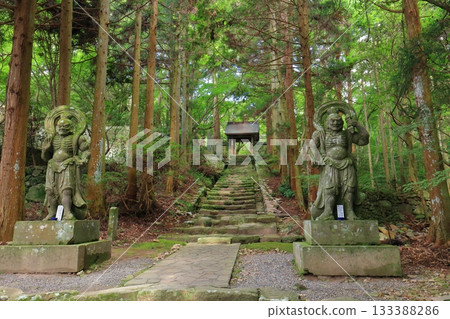 [Oita Prefecture] Niomon Gate of Ryogoji Temple on the Kunisaki Peninsula 133388286