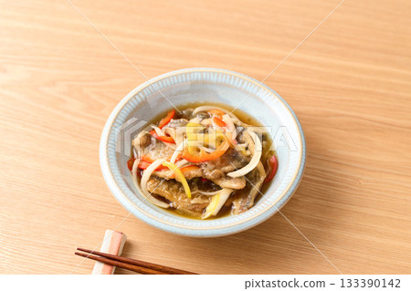 醃製鹹鹹菜 醃製鹹鹹菜 133390142