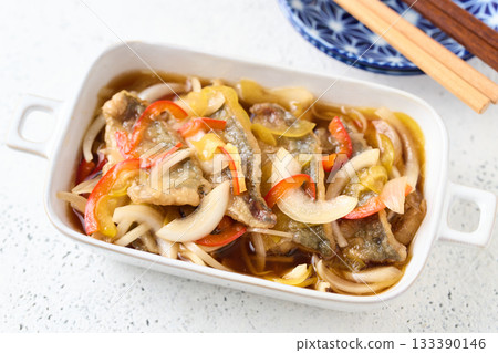 Pickled salted pickles 133390146