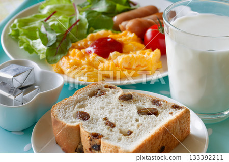 Western breakfast 133392211