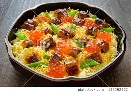 chirashi sushi chirashi sushi 133392562